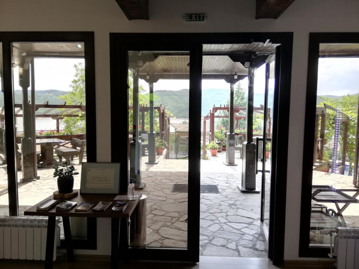 Trifon Zarezan Family Hotel กลาวาตาร์ตซิ ภายนอก รูปภาพ