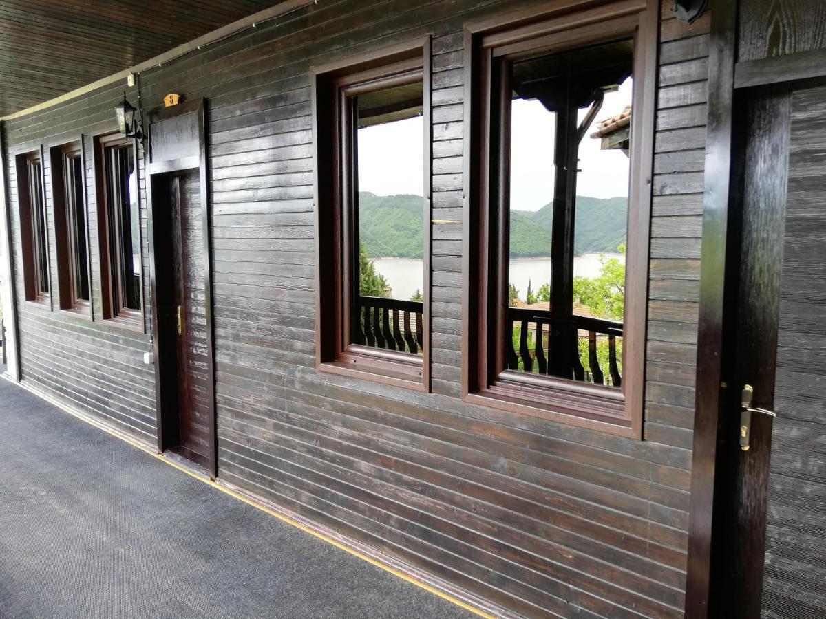 Trifon Zarezan Family Hotel กลาวาตาร์ตซิ ภายนอก รูปภาพ