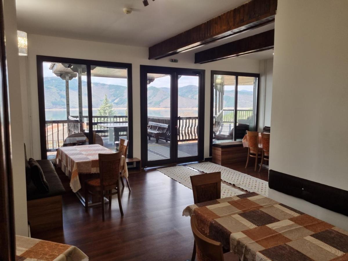 Trifon Zarezan Family Hotel กลาวาตาร์ตซิ ภายนอก รูปภาพ